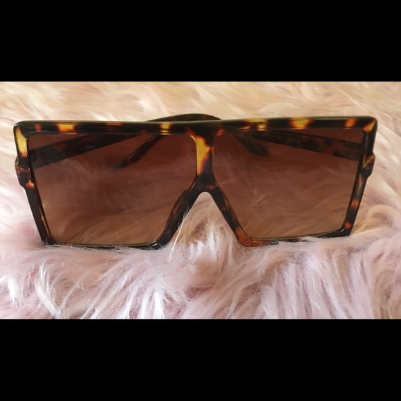 Sunglasses - Picture 2 of 4